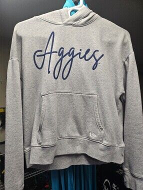Aggies Utah State Cropped Pullover Hoodie in Heather Gray Size Medium